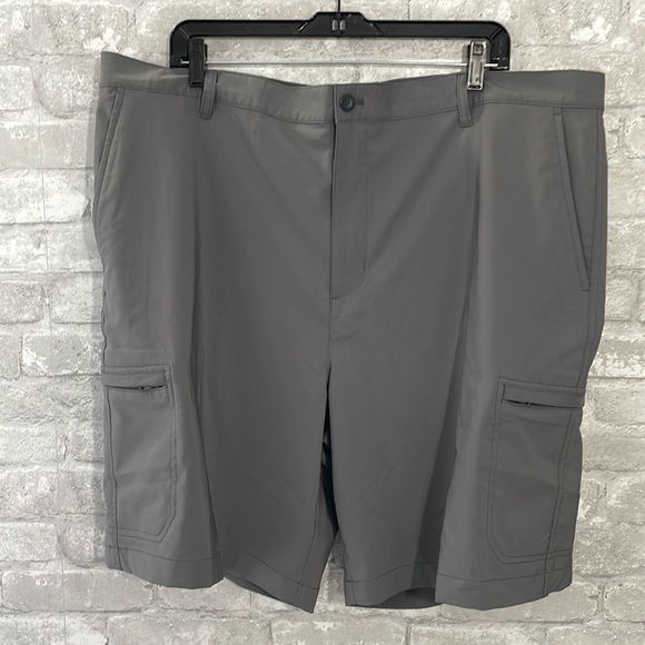 Chaps Grey Golf Cargo Shorts - Picture 1 of 8